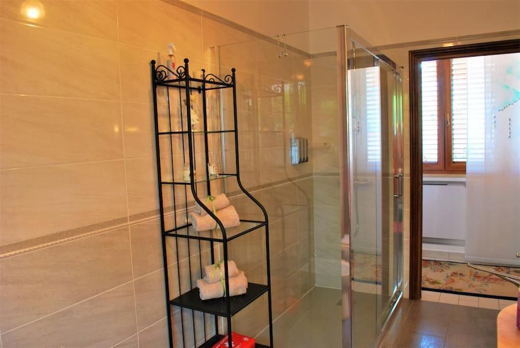 Sunny Courtyard Apartment Piombino Luaran gambar