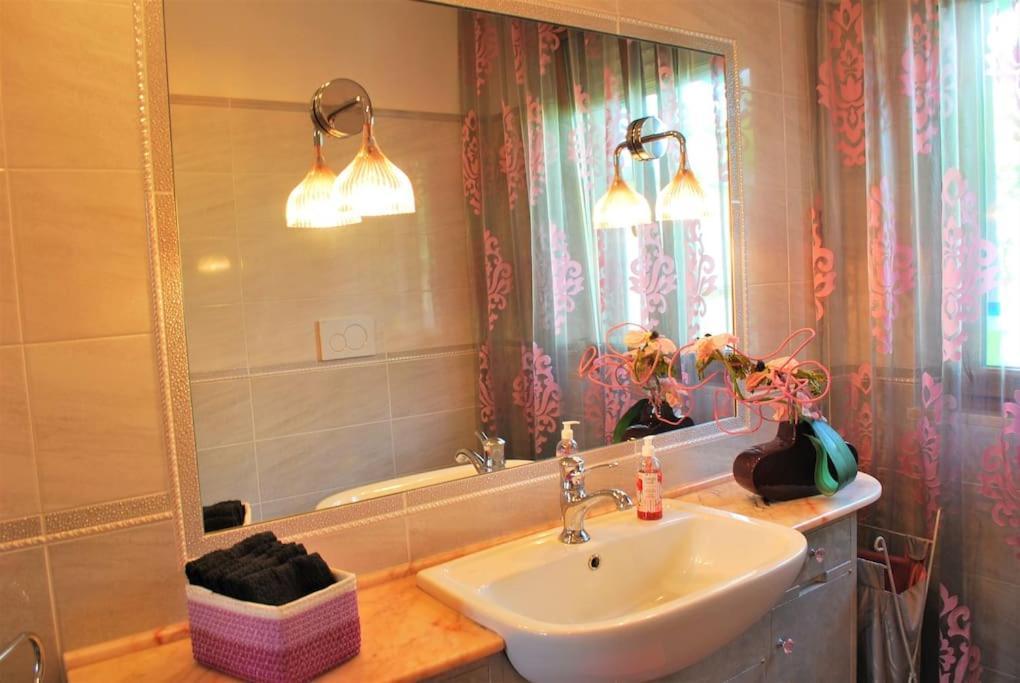 Sunny Courtyard Apartment Piombino Luaran gambar