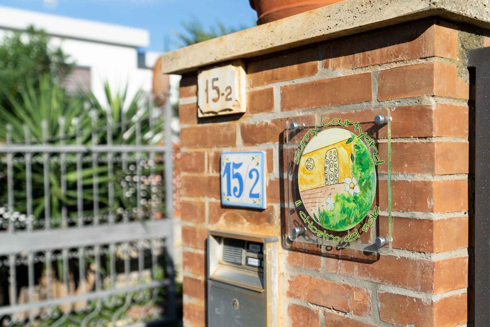 Sunny Courtyard Apartment Piombino Luaran gambar