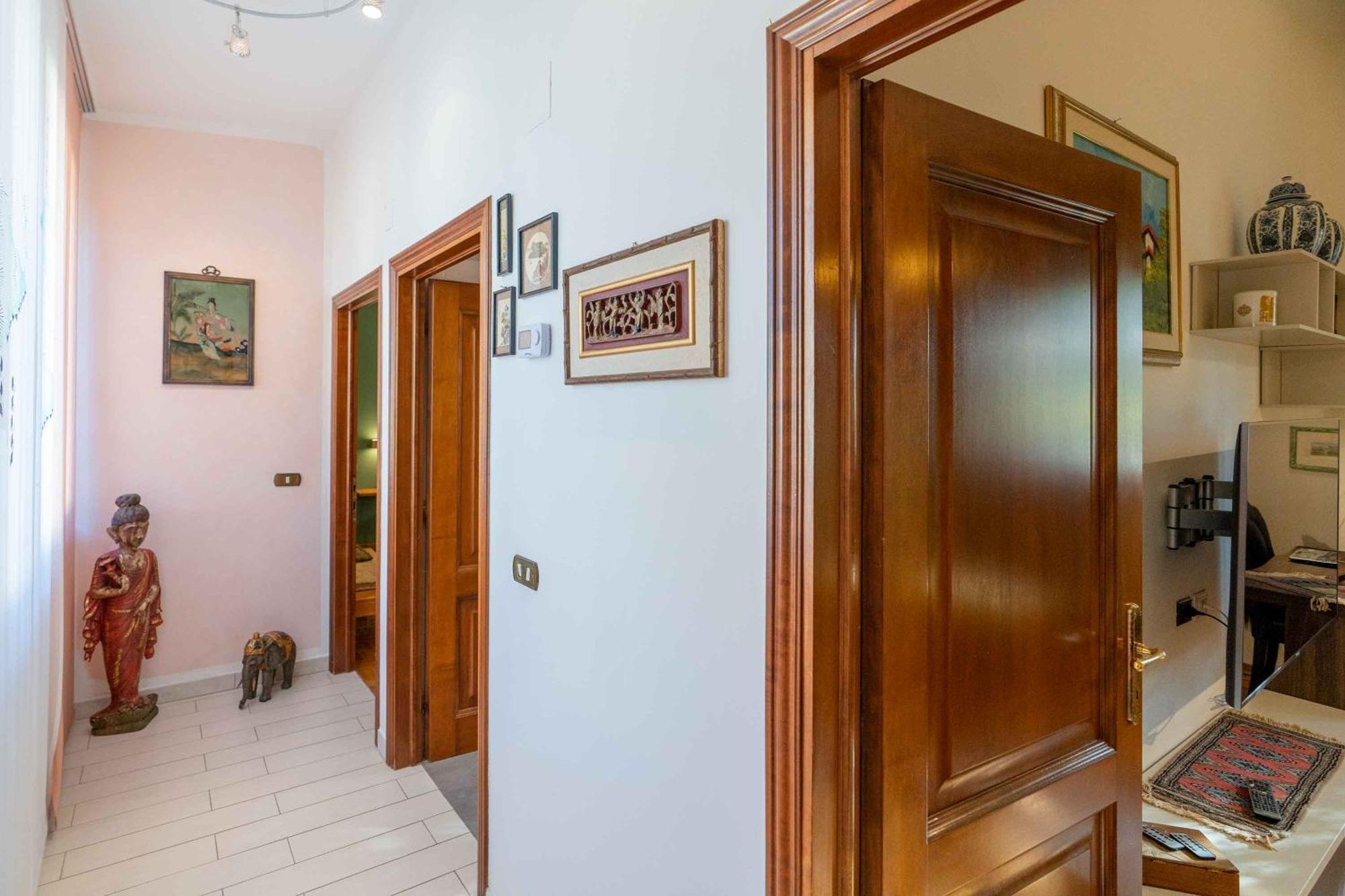 Sunny Courtyard Apartment Piombino Luaran gambar