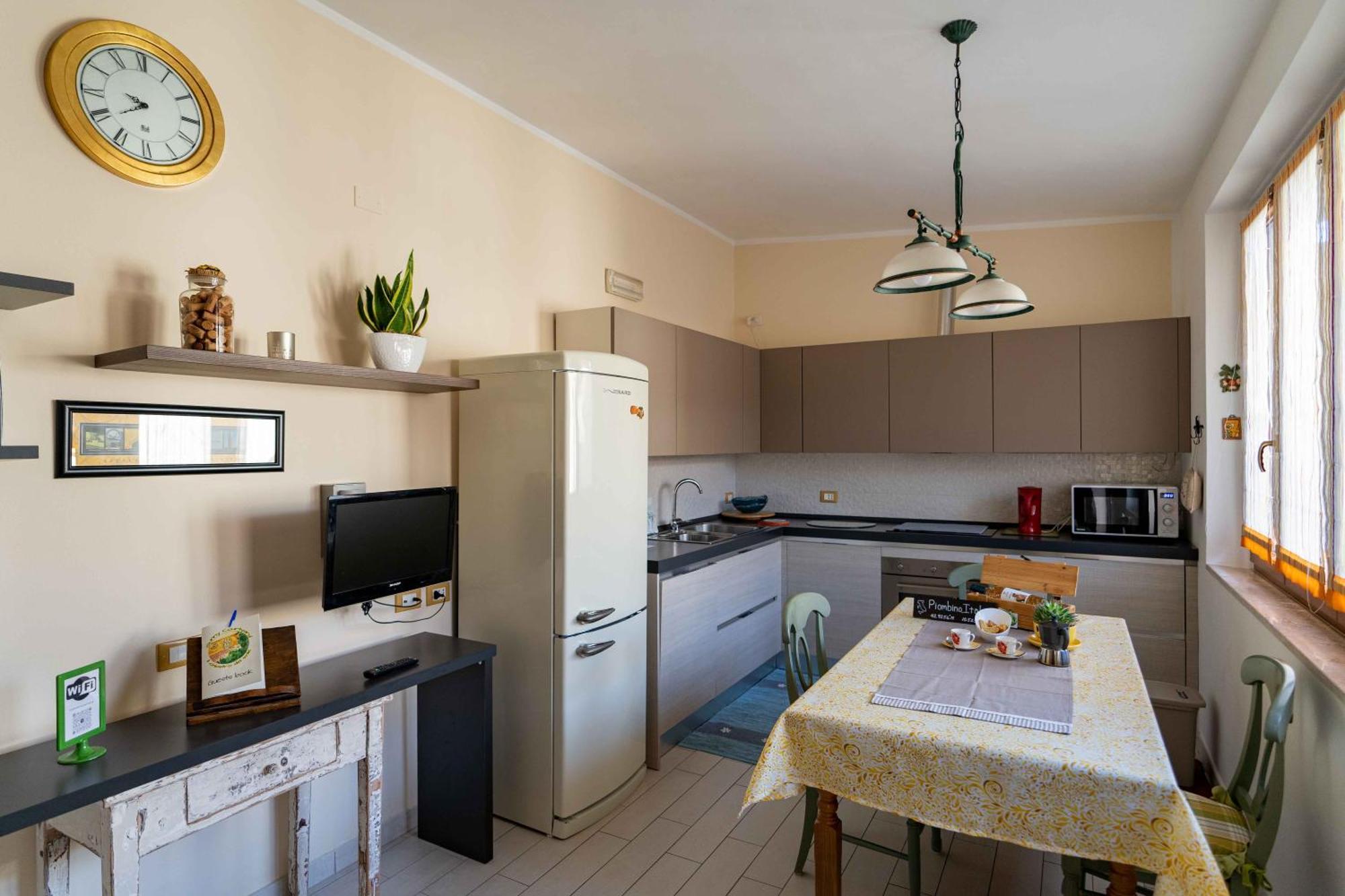 Sunny Courtyard Apartment Piombino Luaran gambar
